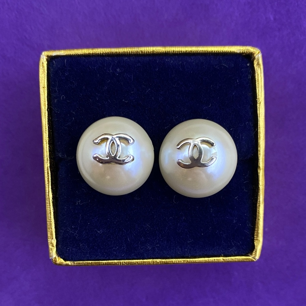 💛 Authentic Rare CHANEL Silver Logo Cream Faux Pearl Earrings | Iconic Designer